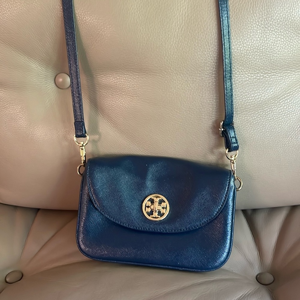 Tory Burch crossbody for everyone to go❤️ navy blue 🩵